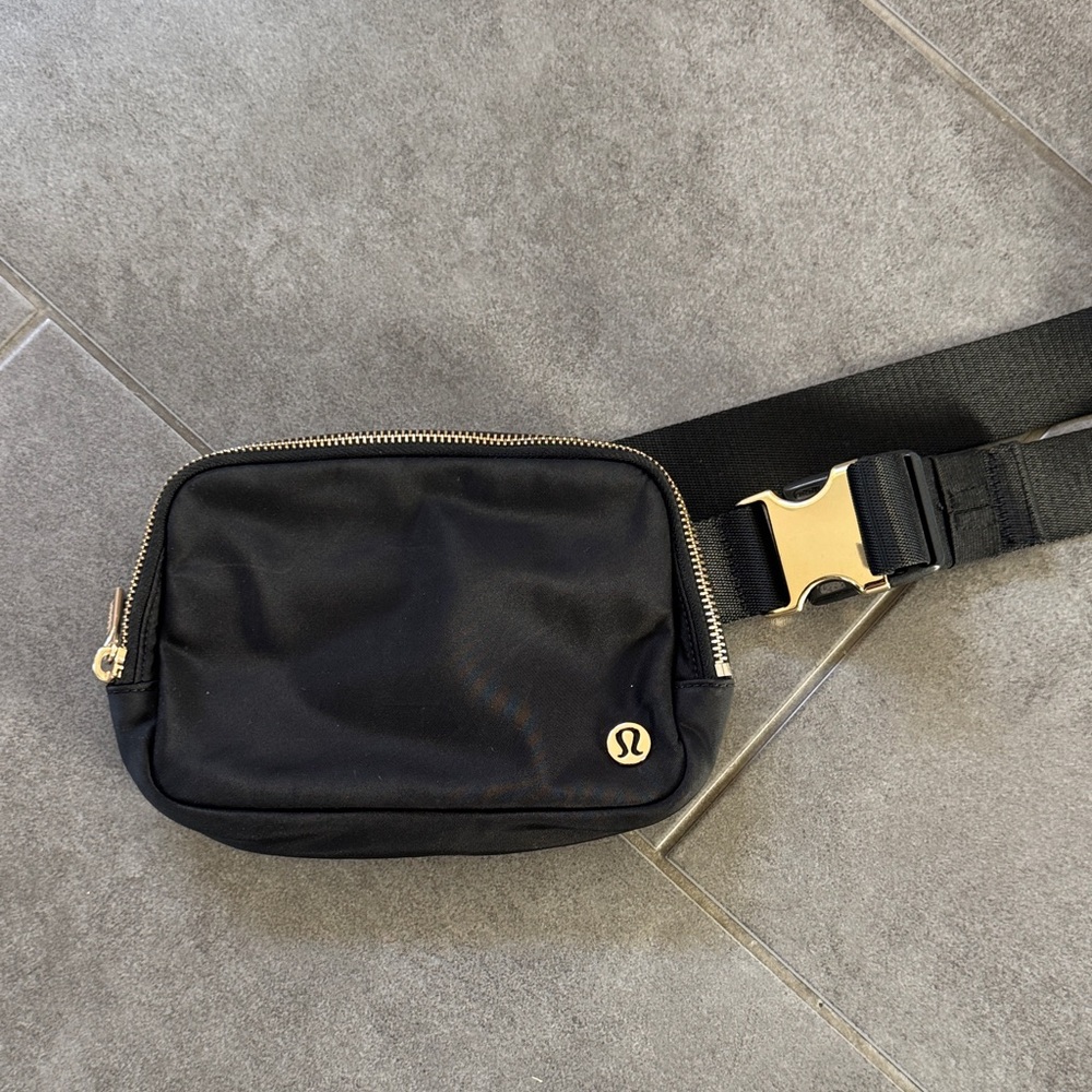 lululemon athletica Black Belt Bag